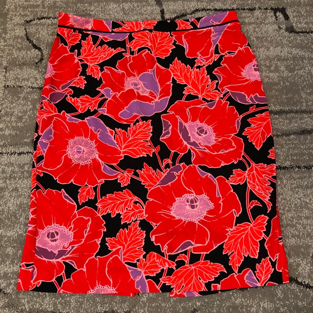 NWT •Who What Wear• Floral Skirt 🌸